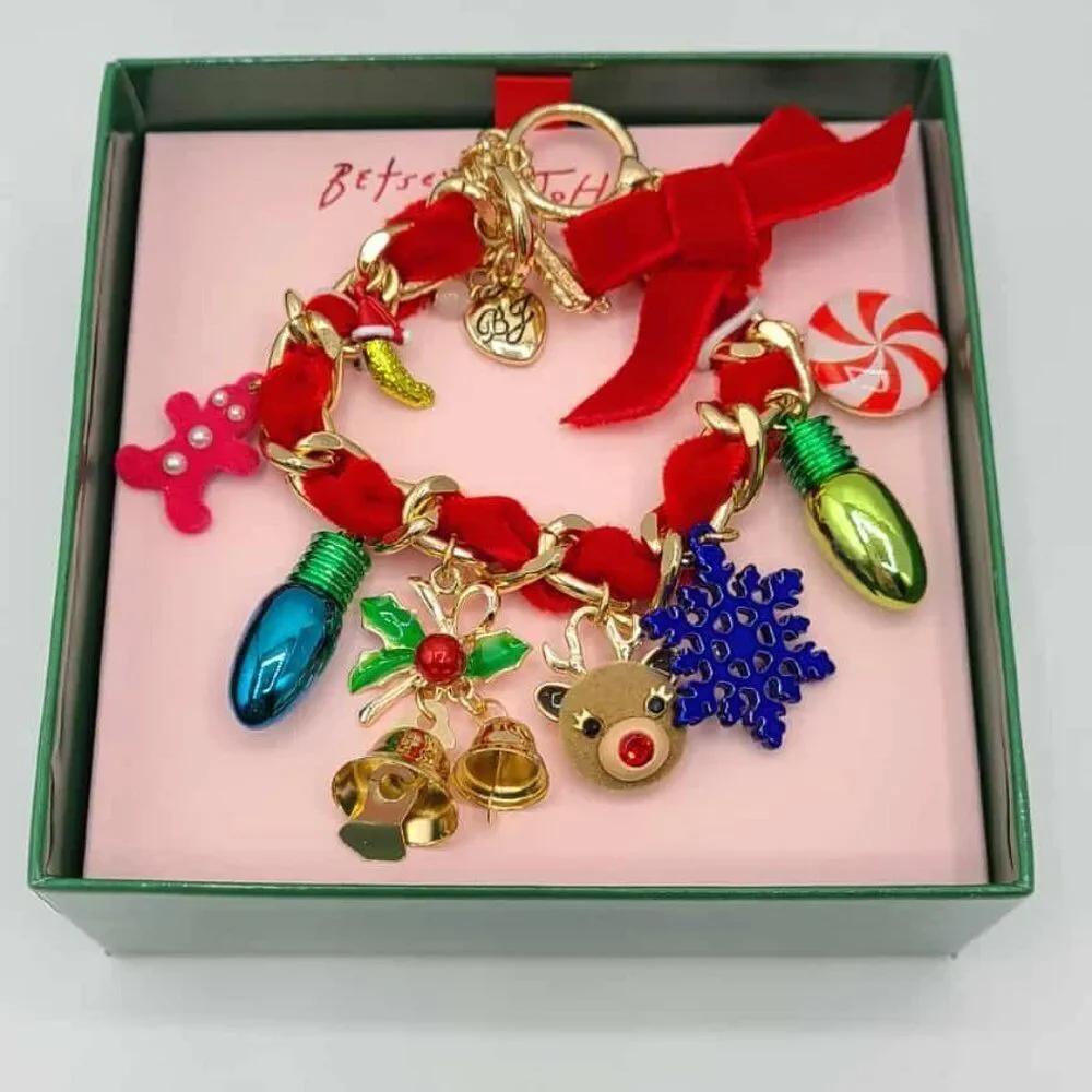 Betsey Johnson Santa Baby Charm Bow Bracelet NEW!  NWT!